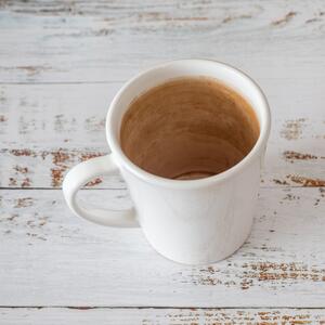 Kako ukloniti BRAON mrlje od čaja i kafe sa ŠOLJA? Domaćice su podelile svoje trikove i sve koriste ISTI tajni sastojak