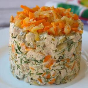 Još bolja od ruske! SLAVSKA salata od svinjskog mesa, idealna kao prilog na trpezi (RECEPT)