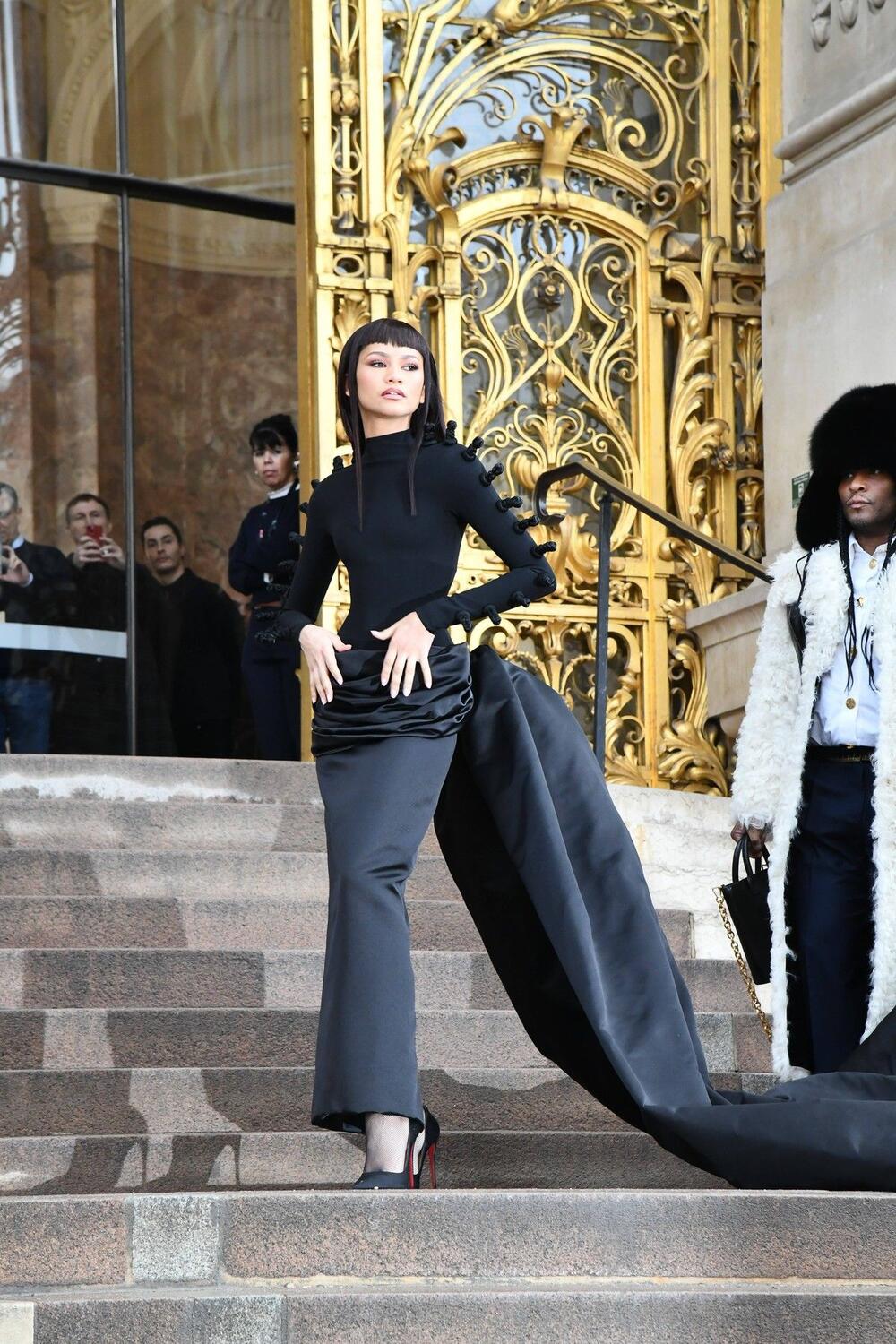 Zendeja na Schiaparelli reviji na Nedelji mode u Parizu