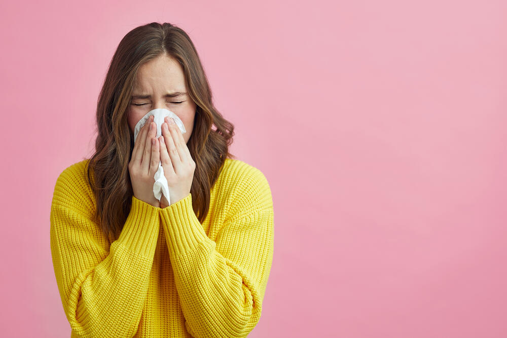 Šta može da pokazuje kijanje i nos kjoji curi osim prehlade ili virusa?