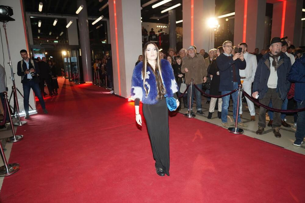 Mirka Vasiljević na premijeri filma ''Dule Savić, a u Londonu muk'