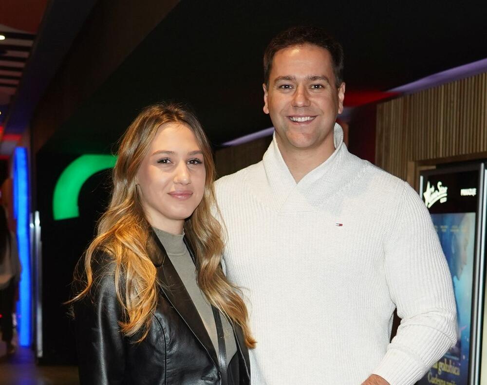 Modno izdanje devojke Luka Raca na premijeri filma