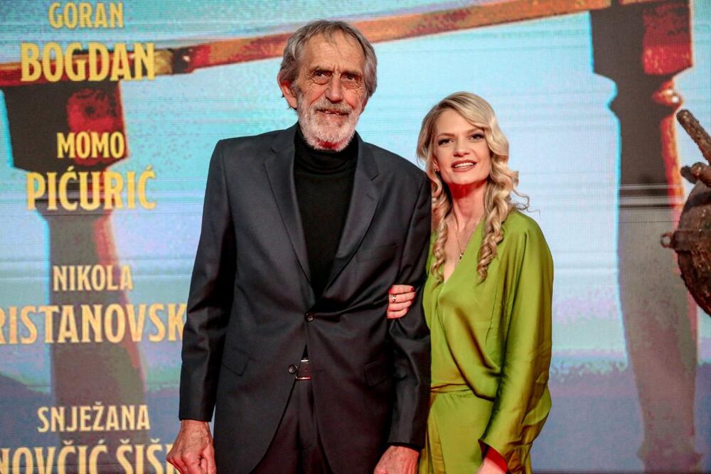 Momčilo Pićurić i glumica Dragana Dabović na premijeri filma "Živi i zdravi"
