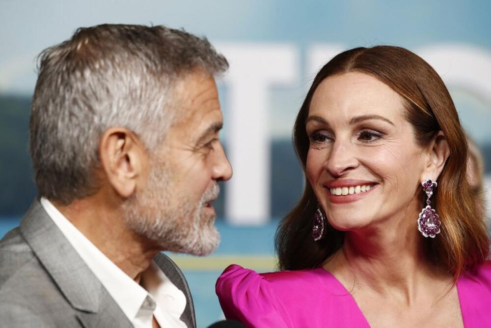 Džordž Kluni i Džulija Roberts na premijeri filma 'Karta za raj' 2022.