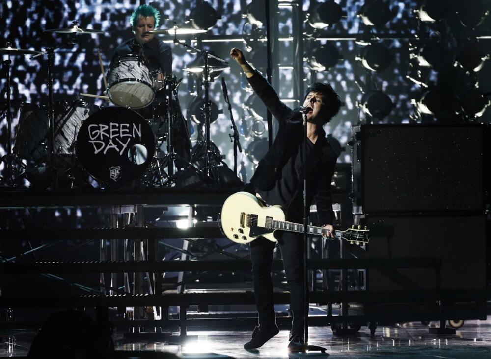Pesma grupe 'Green Day' posvećena je ocu frontmena benda i njegovoj preranoj smrti