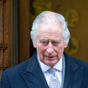 Prvi put u javnosti od kad je saznao da boluje od raka: Kralj Čarls se pred važnom osobom 'raspao na 1000 komadića'