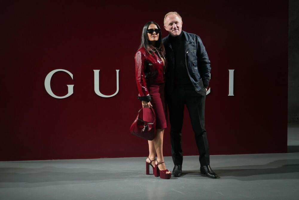 Salma Hajek i Fransoa-Anri Pino na reviji brenda Gucci na Nedelji mode u Milanu