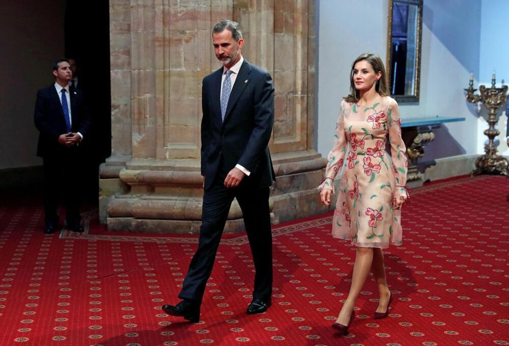 Kraljica Leticija od Španije u haljini A-kroja