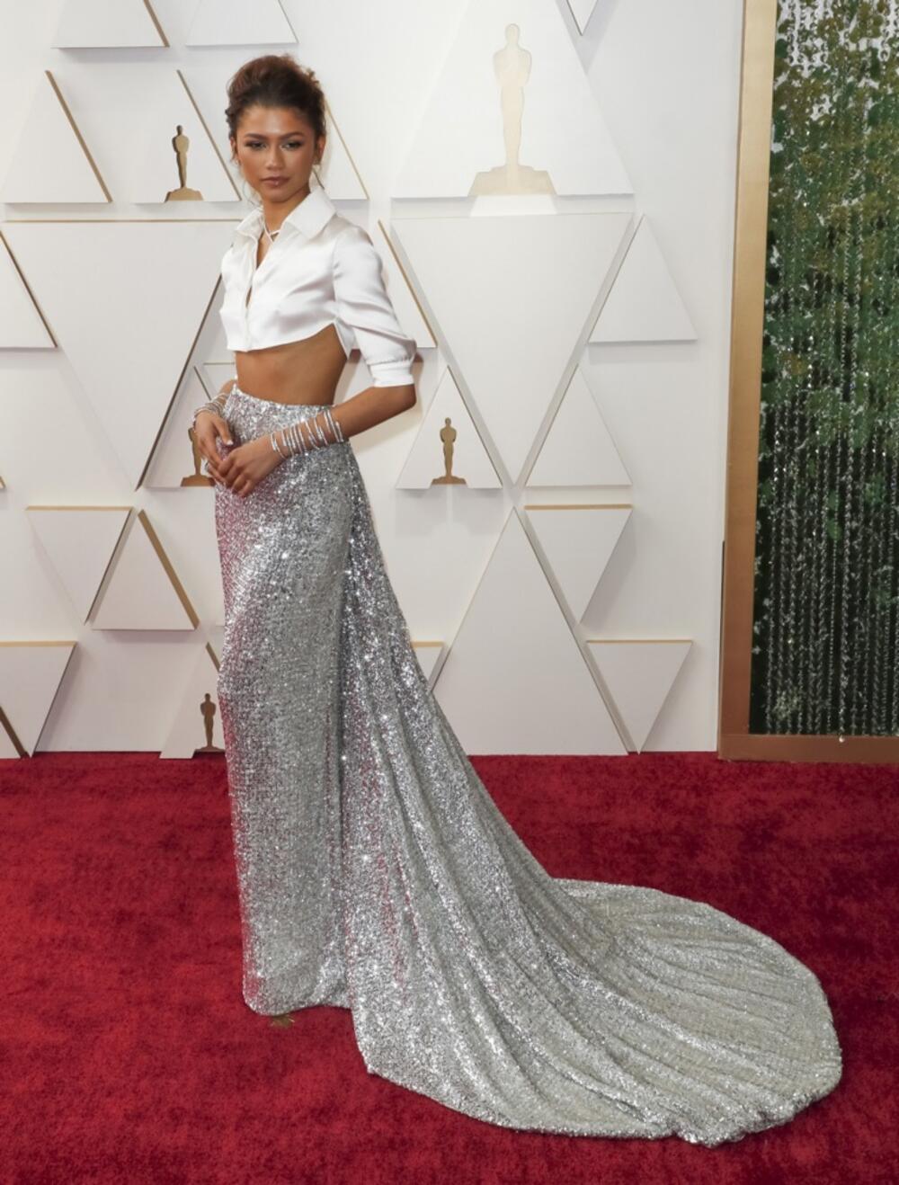 <p>Zendeja je 2022. na dodeli Oskara nosila suknju koja je prikupila veći aplauz nego najbolja haljina.</p>