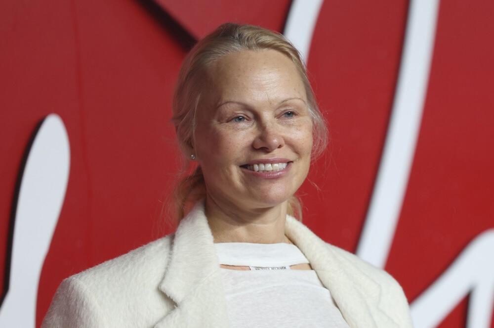 Pamela Anderson bez trunke šminke