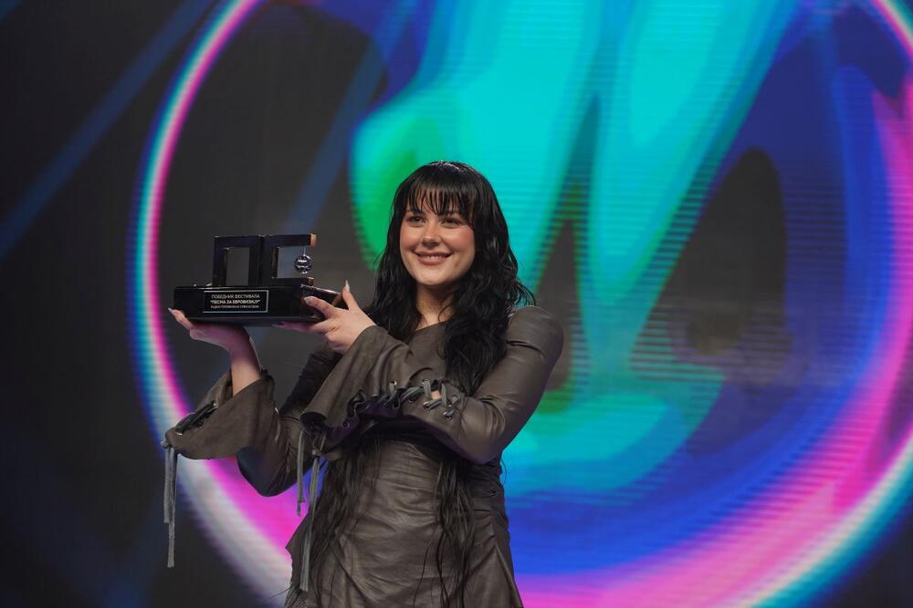 <p>Teya Dora pobedila je na PZE '24. s pesmom "Ramonda", za koju je osmislila efektan nastup, koji će preneti na evrovizijsku scenu.</p>
