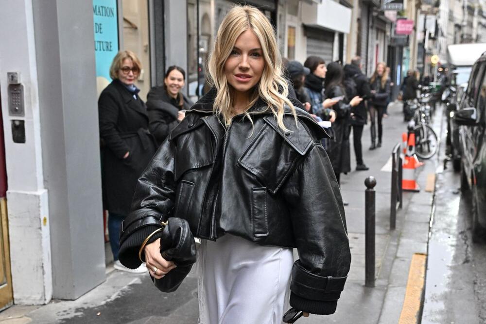 Sijena Miler pred reviju modne kuće Chloé na Nedelji mode u Parizu