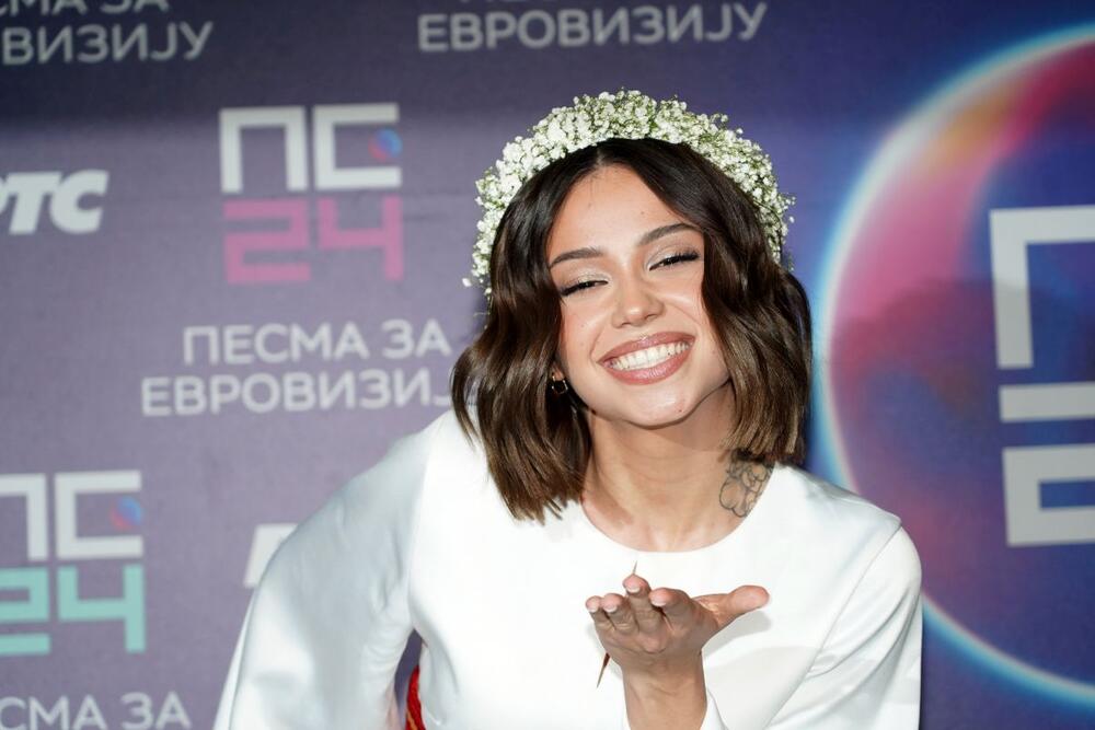 Breskvica je nastupila na 'Pesmi za Evroviziju' s pesmom 'Gnezdo orlovo'