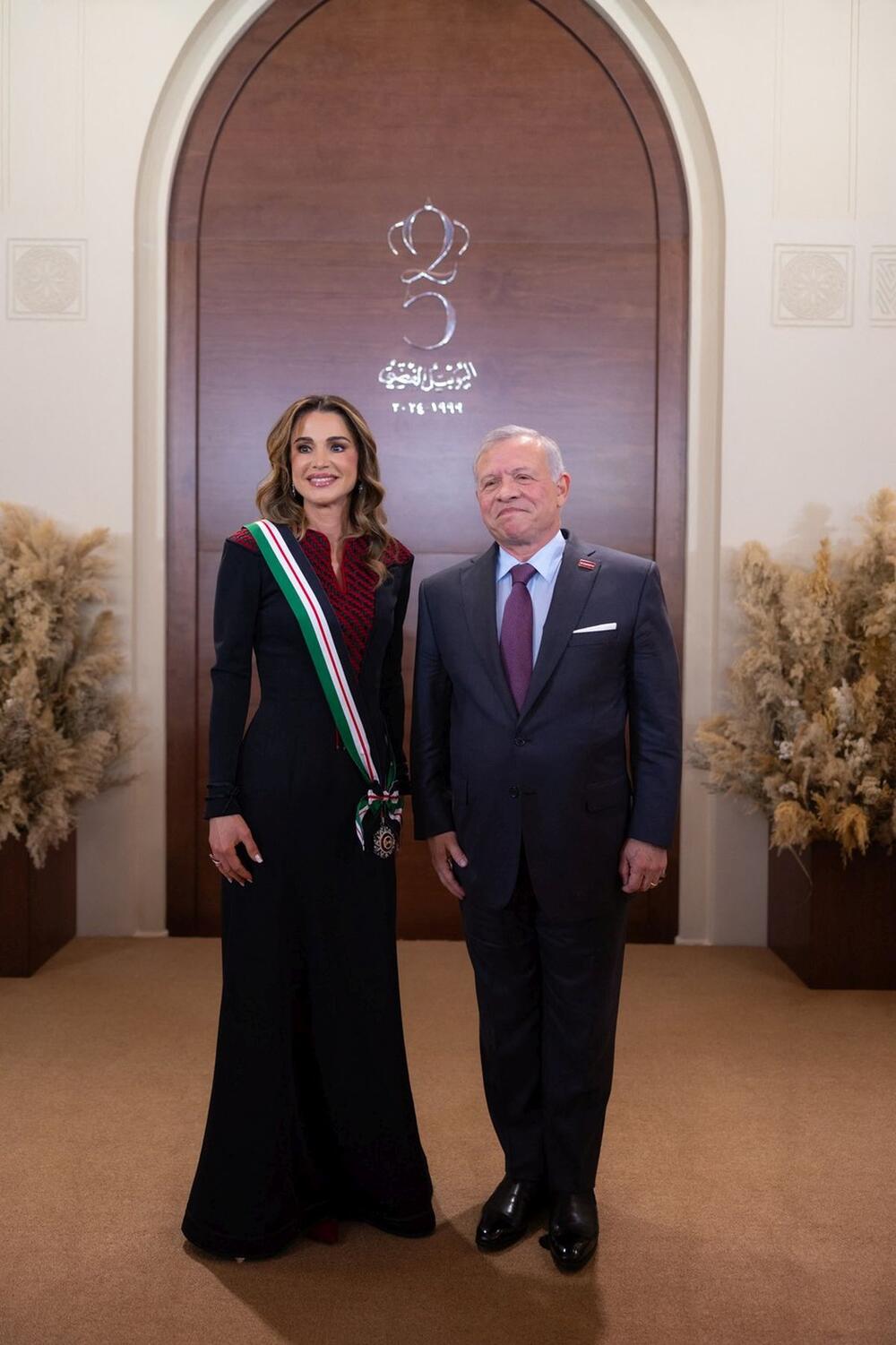 Kraljica Ranija primila odlikovanje od supruga kralja Abdule II