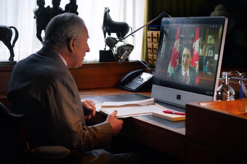 Kralj Čarls na virtuelnom sastanku sa Džastinom Trudoom