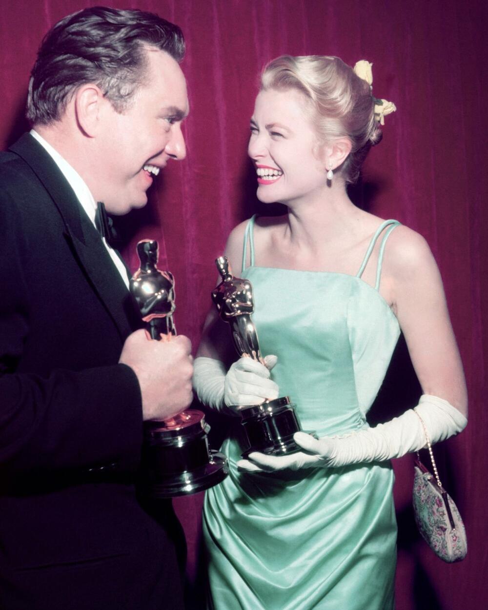Grejs Keli dobila je 1955. godine Oskara za film 'Provincijalka', a tada je nosila istu mint haljinu Edit Hed u kojoj se pojavila na premijeri ovog ostvarenja 1954.