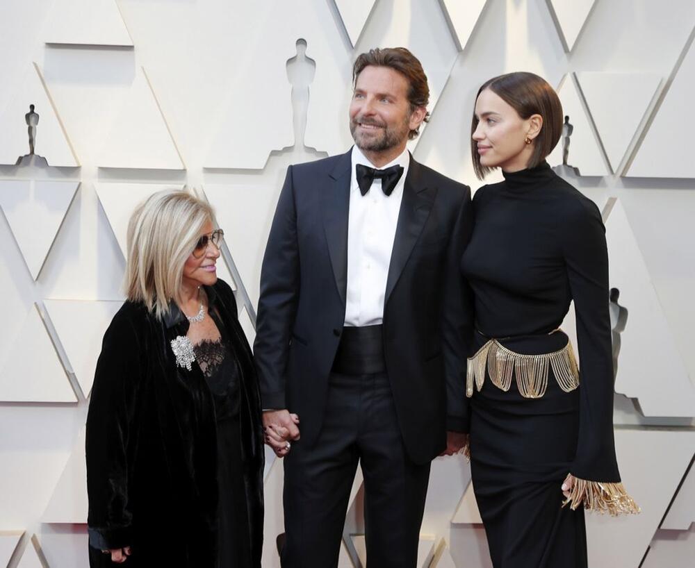 Glorija Kampano, Bredli Kuper i Irina Šajk na dodeli Oskara 2019.