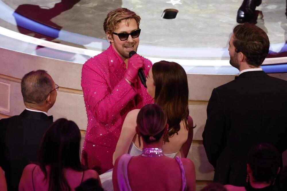 Rajan Gosling na 96. dodeli Oskara, prilikom izvođenja pesme I'm Just Ken iz filma "Barbi"