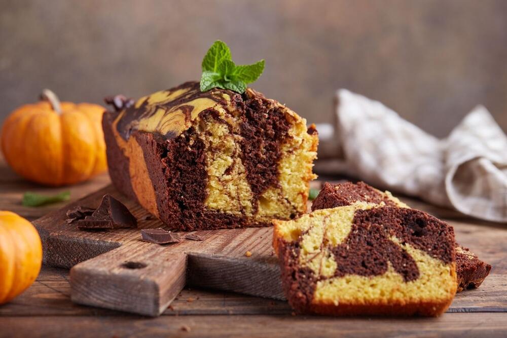 Čuveni mramorni kolač možete napraviti u posnoj verziji i u obliku mafina, a neodoljivi su i bez čokoladne glazure.