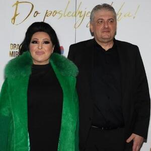 Nije bilo LUKSUZNO i skupo, ali je bilo BAJKOVITO: Venčanje Dragane Mirković i Tonija Bjelića se decenijama prepričavalo