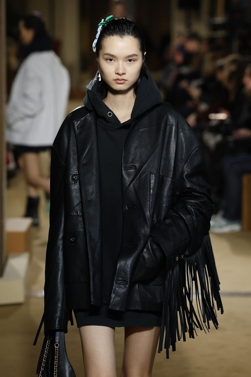Modna revija brenda Coach na Nedelji mode u Njujorku SS24 predstavila je nove modele kožnih jakni
