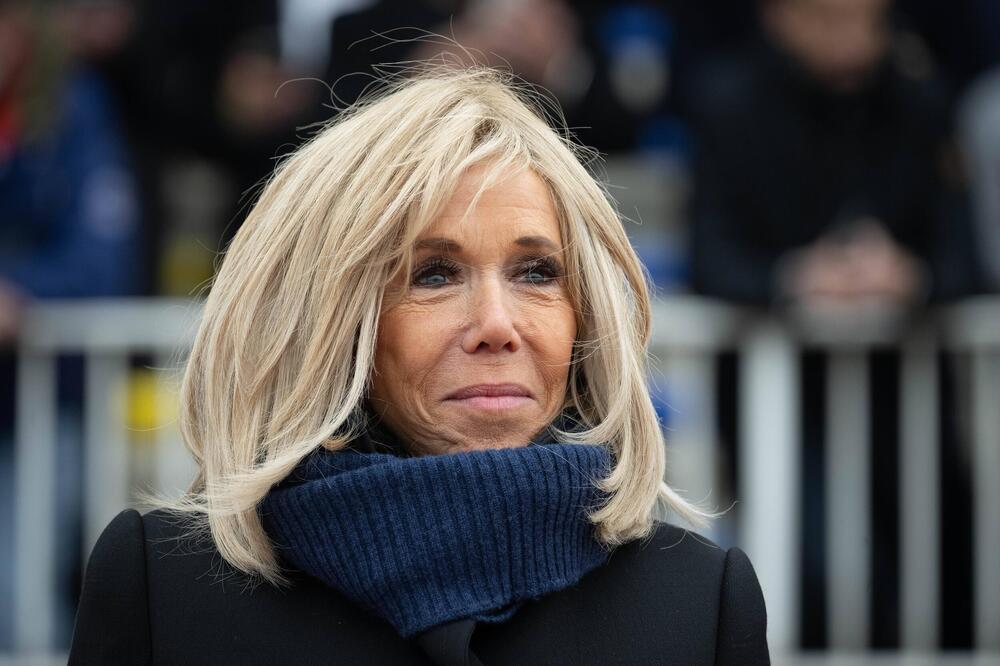 Prva dama Francuske bodrial je svog supruga na humanitarnoj fudbalskoj utakmici