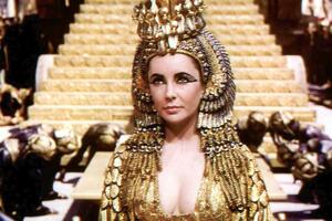 Simbol moći, bogatstva i ženske snage: Zlatna haljina Liz Tejlor u "Kleopatri" zaslužuje sopstveno poglavlje u udžbeniku