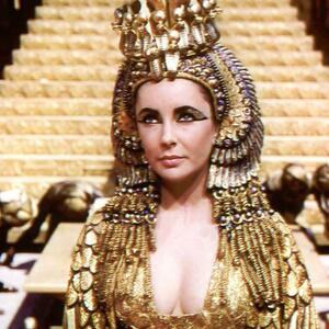 Simbol moći, bogatstva i ženske snage: Zlatna haljina Liz Tejlor u 'Kleopatri' zaslužuje sopstveno poglavlje u udžbeniku