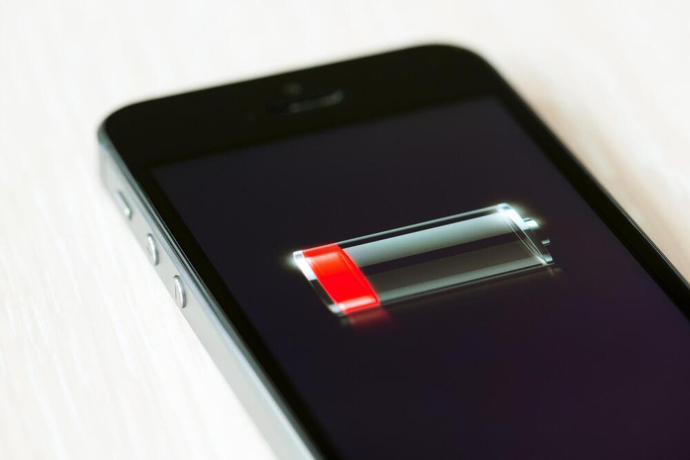 Prazna baterija na smart telefonu