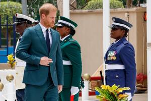 Čak ni u Nigeriji nemaju mira: Princ Hari i Megan Markl dovedeni pred svršen čin, u njihove izraze lica gleda ceo svet