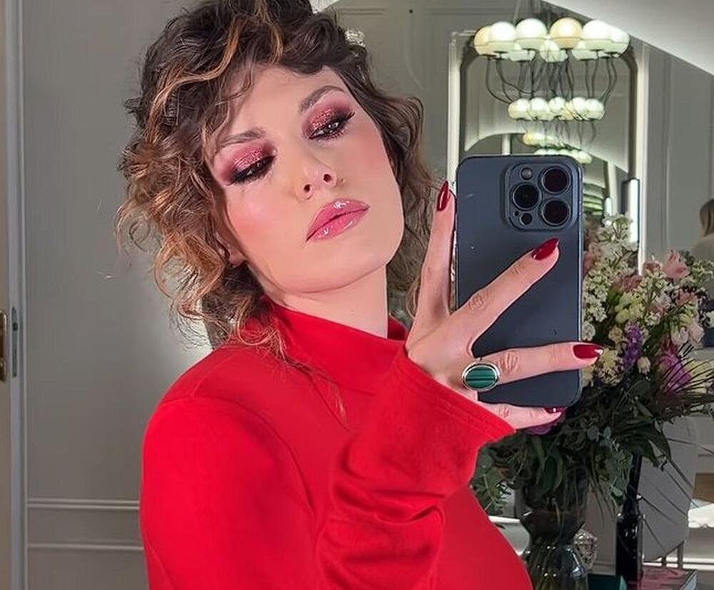 Tamara Dragičević u crvenoj maksi-haljini