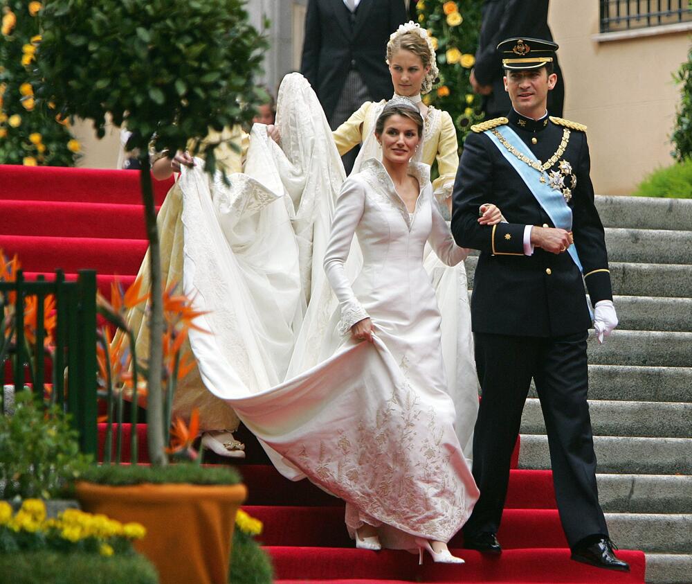 Kraljica Leticija udata je za kralja od 2004. godine i s njim ima ćerke princezu Leonor i princezu Sofiju.