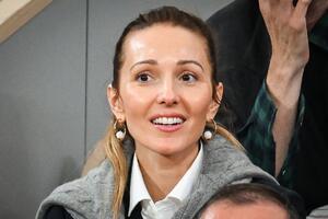 Ovakve su joj omiljene: Jelena Đoković nosi samo jedan oblik naočara – šik je, bezvremenski i stoji apsolutno svakome!