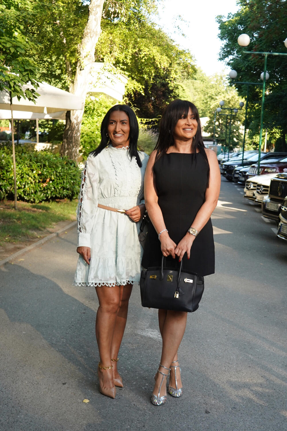 <p>Prijatelji, porodica i kolege okupili su se danas kako bi zajedno sa Tamarom i njenim izabranikom proslavili trenutak kada je pevačica izgovorila sudbonosno "DA!</p>