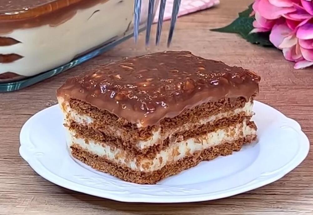 Čokoladno-mlečna keks torta pravi se za tili čas