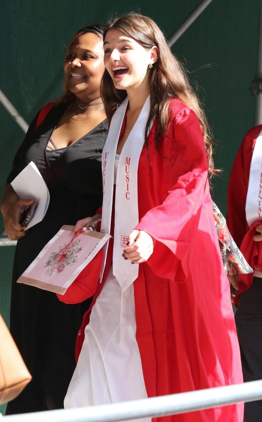 Devojčica je bila nasmejana na svojoj dodeli diploma