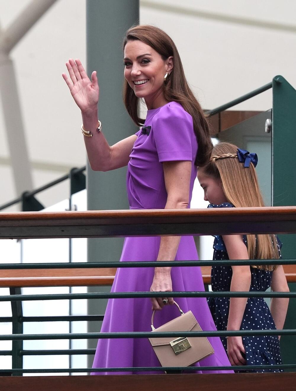 <p>Možda je princeza i članica najpoznatije porodice na svetu, ali i mala Šarlot ima svoje idole, pa joj je modna inspiracija u poslednje vreme pevačica koju devojčice obožavaju.</p>