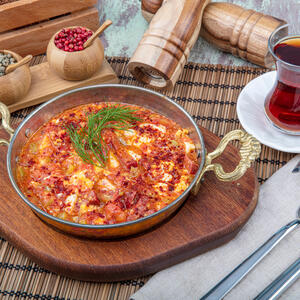 Recept za originalni turski menemen: Sprema se za 15 minuta i savršen je za vrele letnje dane