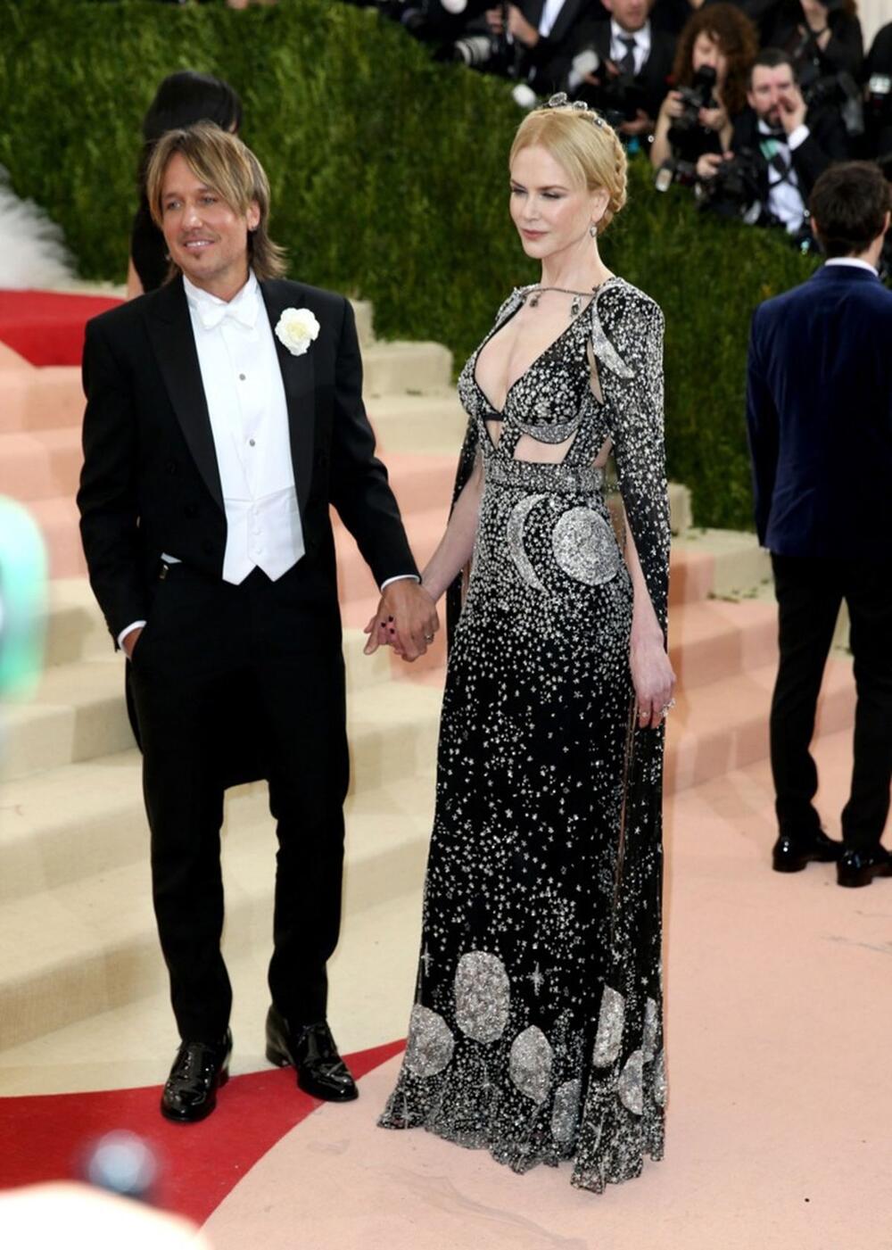 Nikol Kidman u Alexander McQueen haljini na Met gali 2016.