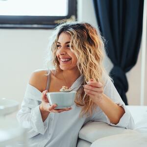 Najbolji doručak za holesterol – i ukusan i moćan! 5 namirnica kojima treba da započnete dan ako imate povišen rizik