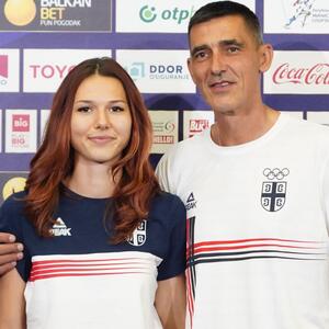 Kako danas izgleda mama Angeline Topić? Atletičarka je nasledila svu njenu lepotu, a Dragutin nema čvršći stub