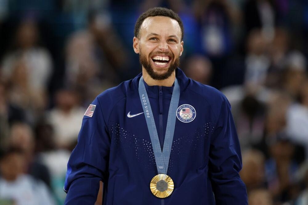 Stef Kari nakon ceremonije uručenja medalja na Olimpijskim igrama u Parizu