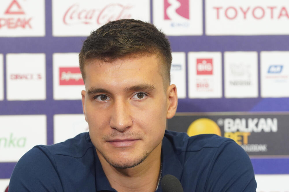 BOGDAN BOGDANOVIĆ LJUBI LEPU NOVOSAĐANKU?