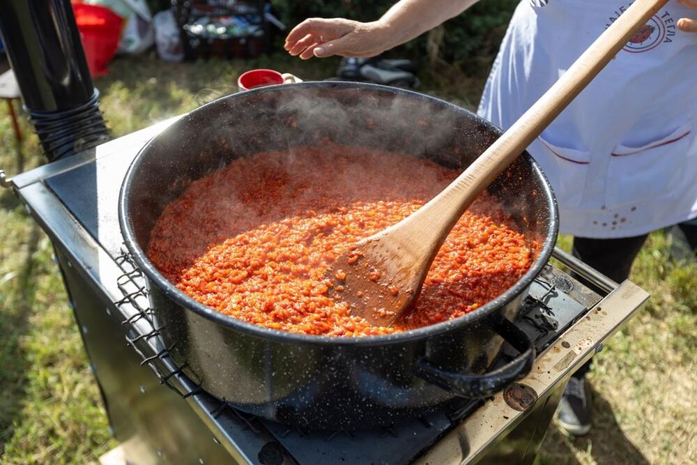 NAJLEPŠI RECEPT ZA LESKOVAČKI AJVAR 