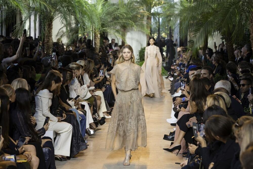 Elie Saab SS25 reday-to-wear kolekcija na Nedelji mode u Parizu