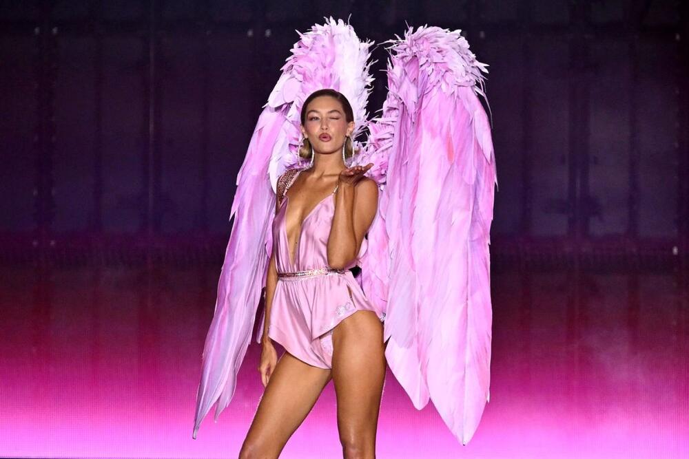 Điđi Hadid na reviji kuće Victoria's Secret