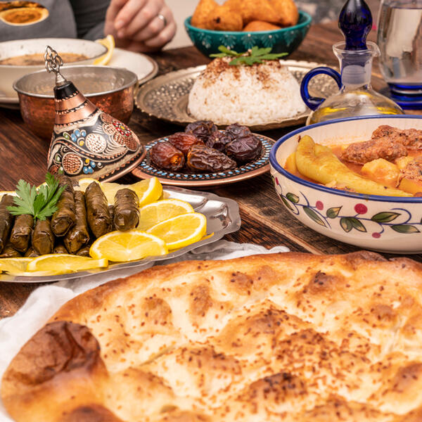 Mrsna hrana na posnoj slavi &ndash; da ili ne? Evo kakav je stav Crkve o služenju mesa i sira na Svetog Nikolu