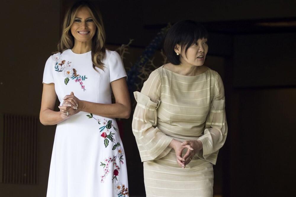 Melanija Tramp i Aki Abe 2019. u Japanu