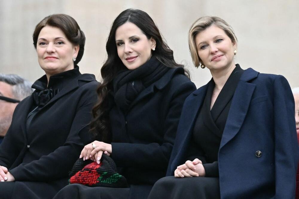 Prve dame Litvanije, Srbije i Ukrajine u Vatikanu, na Trgu Svetog Petra
