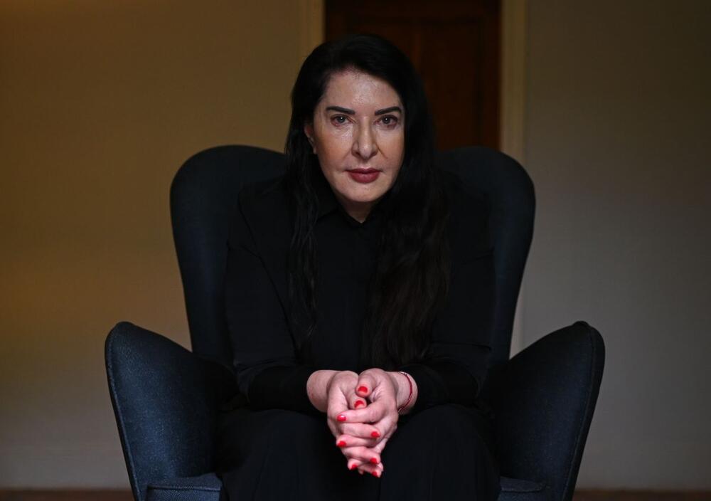 Konceptualna umetnica Marina Abramović iza sebe ima dva braka, a već 9 godina uživa u vezi sa filmskim producentom Todom Ekertom.